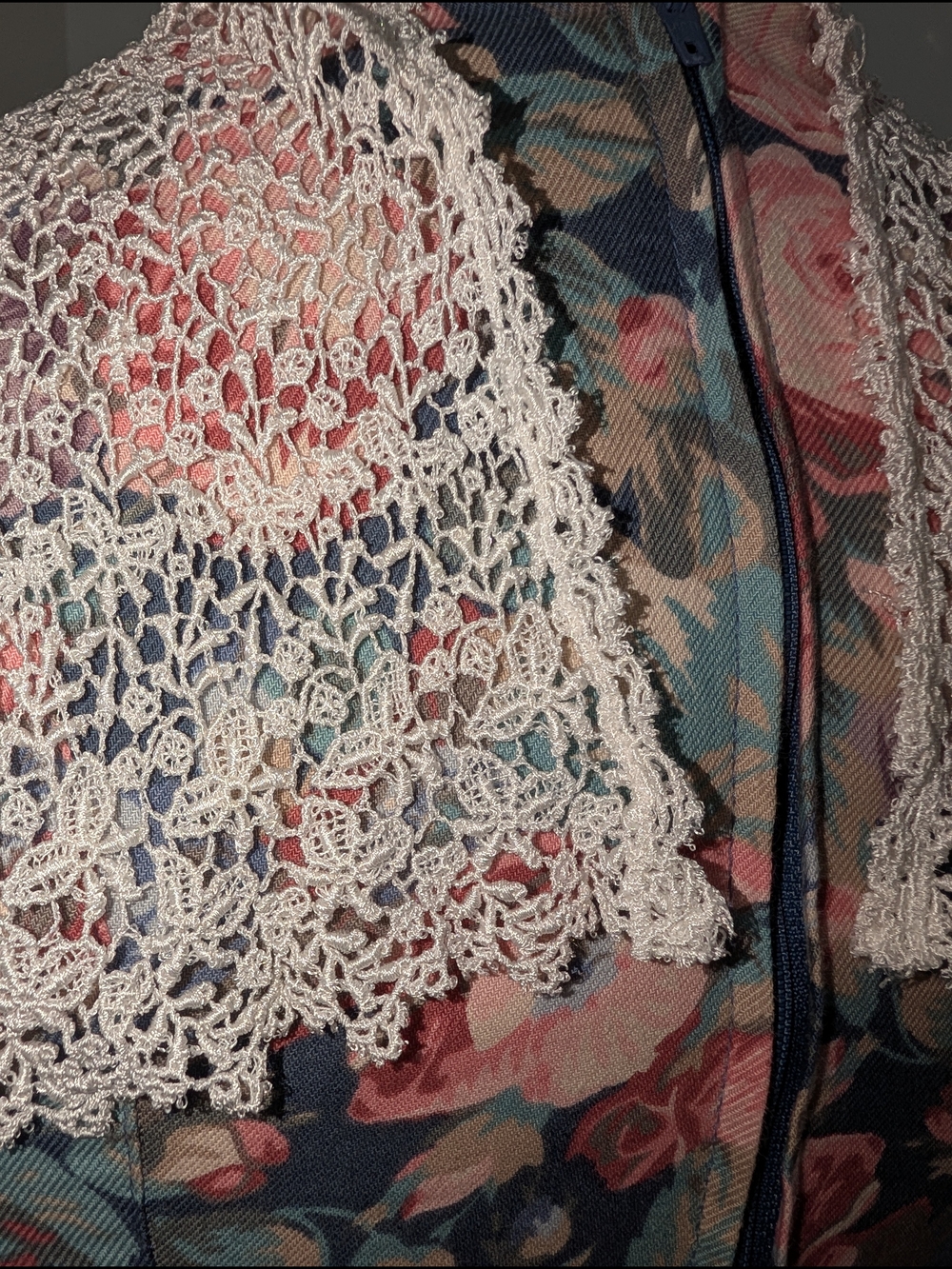 Vintage 1980s Floral Lace Yoke Midi Dress - Picture 5 of 13